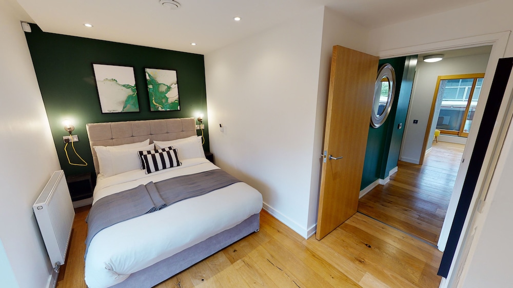 Superior Apartment, 2 Bedrooms, Accessible, City View photo 2