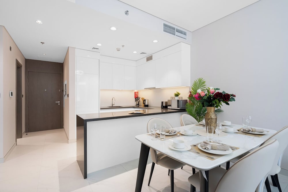 One Bedroom Apartment With Balcony - Burj Khalifa View photo 3