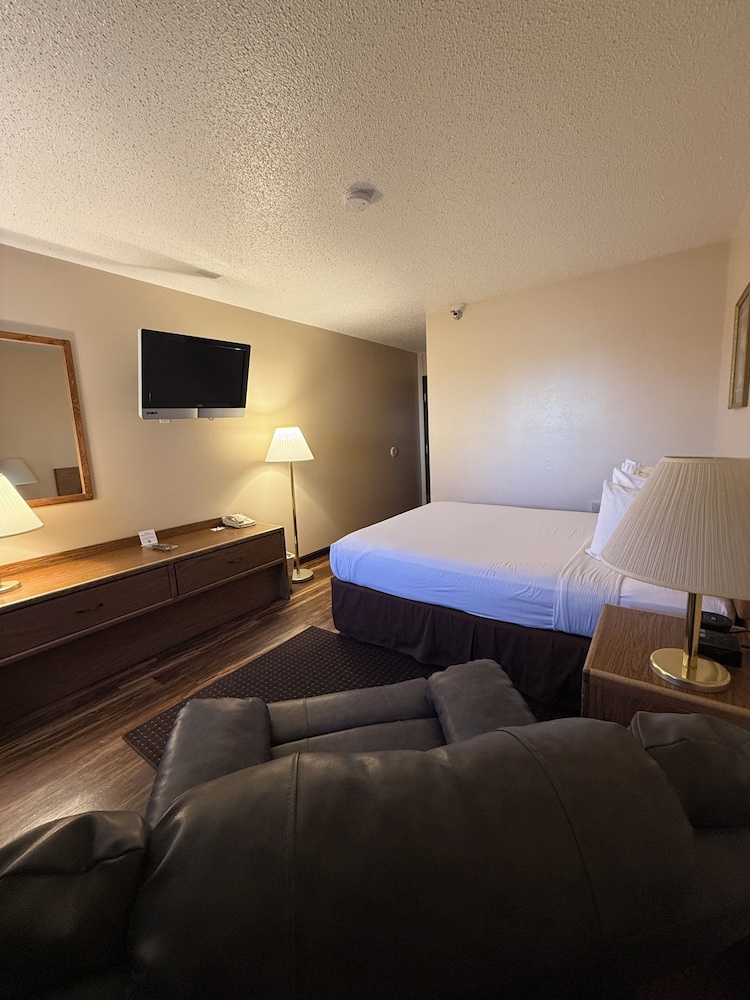 Room, 1 Queen Bed - Photo 3