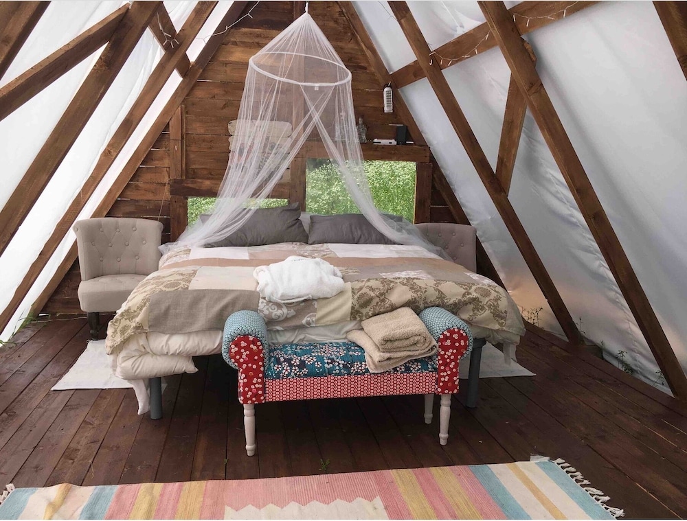 Design Tent, Kitchenette, Hill View photo 3