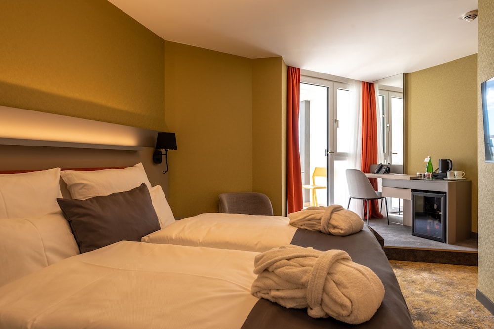 Deluxe Room - Photo 8