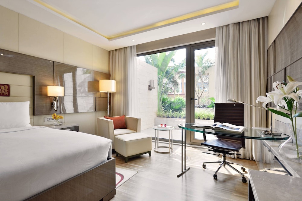 Executive Room, 1 King Bed, Balcony