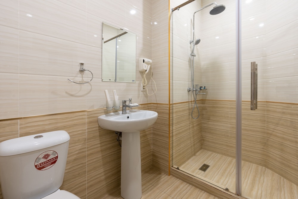 Standard Double Room - Photo 22