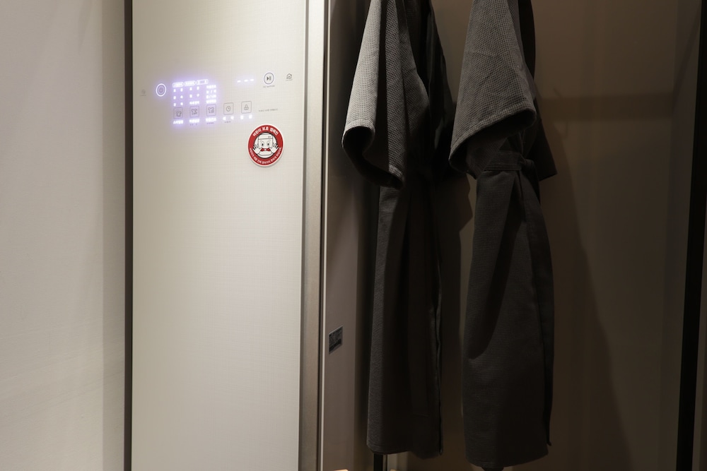 Twin Room - Photo 2