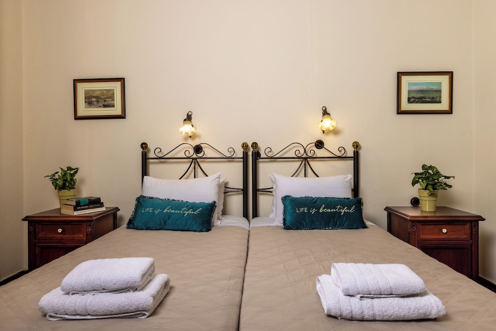 Economy Twin Room photo 1