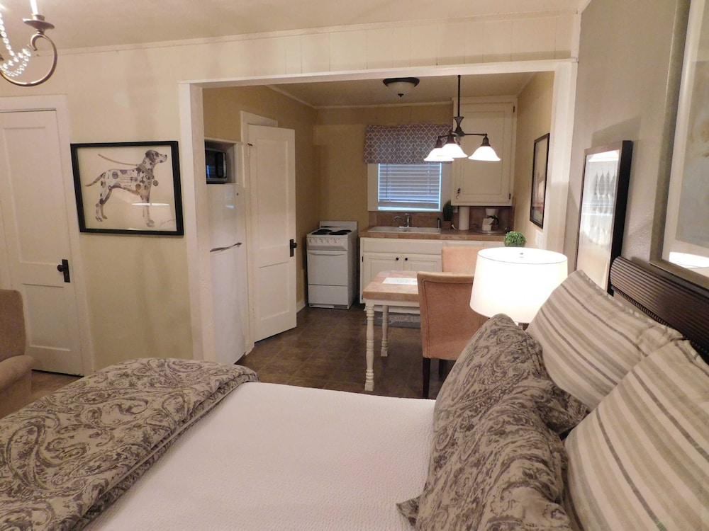 Single Queen Suite photo 3