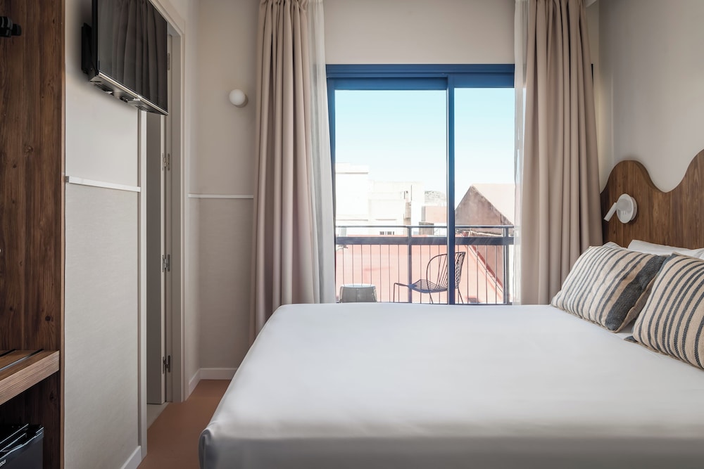 Standard Double Room, Balcony - Photo 1