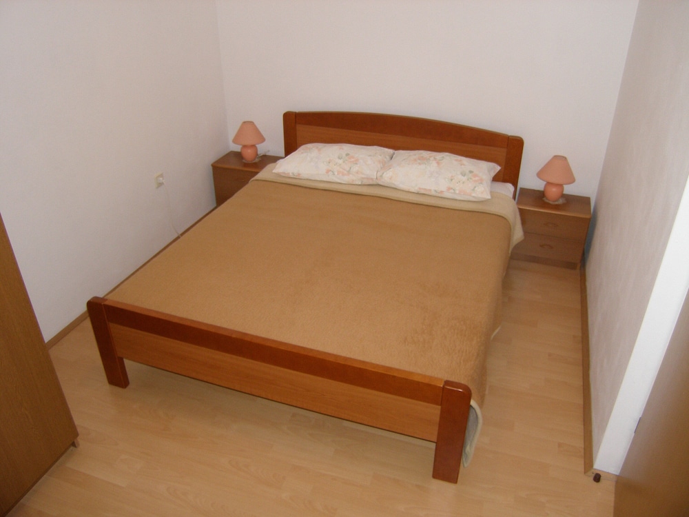 Apartment, 2 Bedrooms (B4)