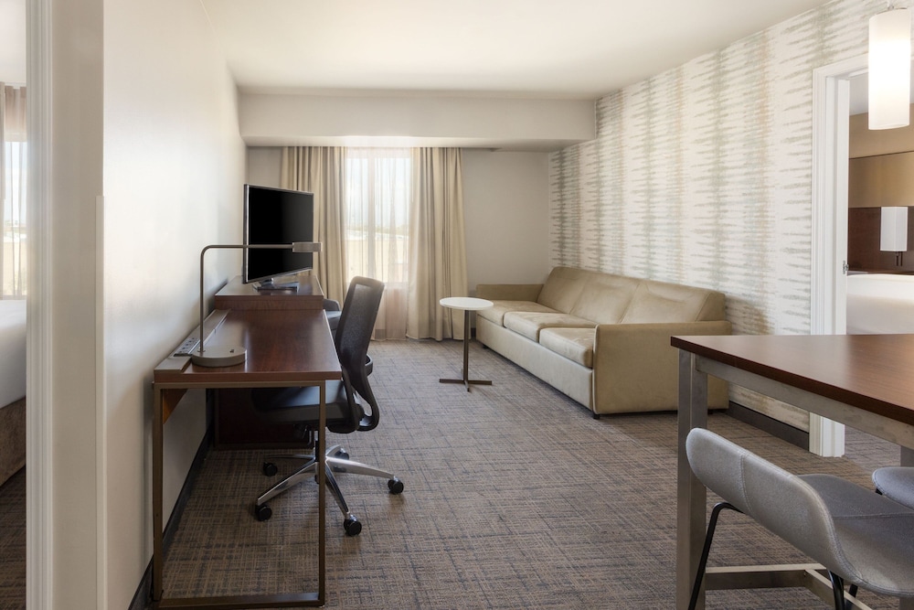Suite, 2 Bedrooms (Hearing Accessible)