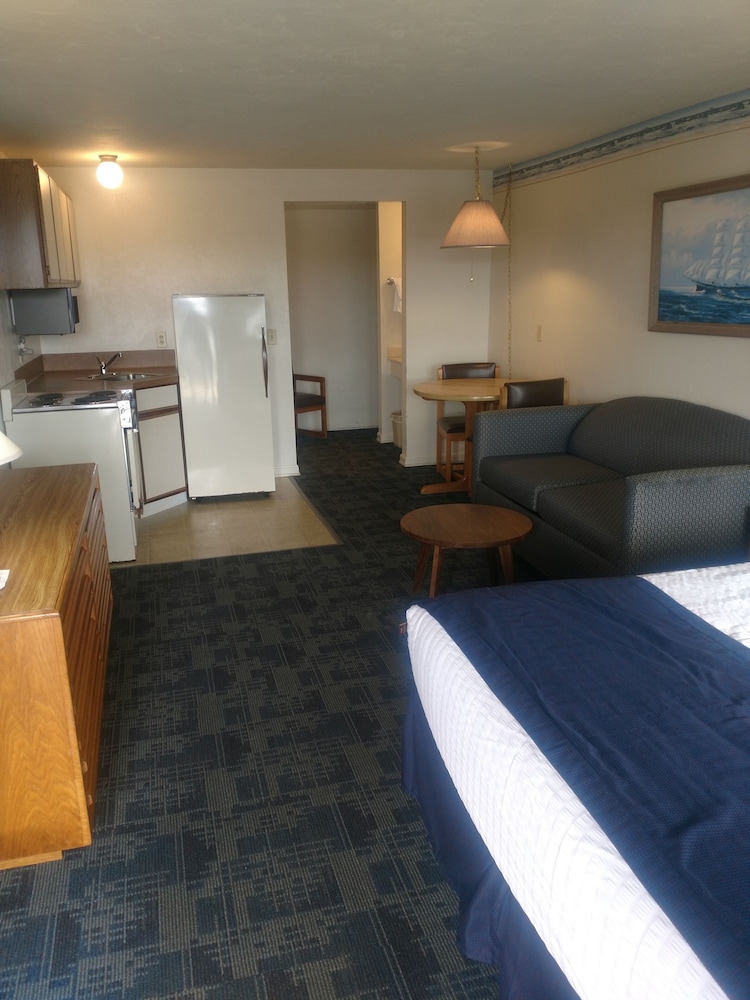 Standard Room, Partial Ocean View photo 1