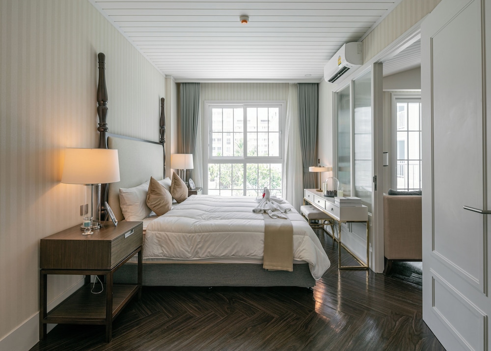 Double Room, City View
