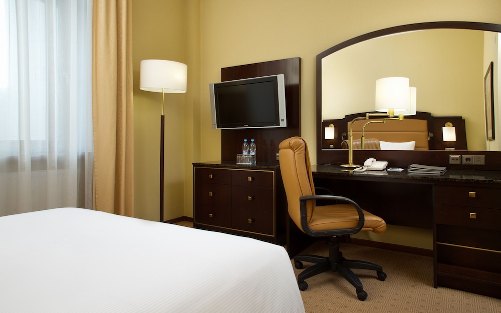 Room, 1 Queen Bed photo 2