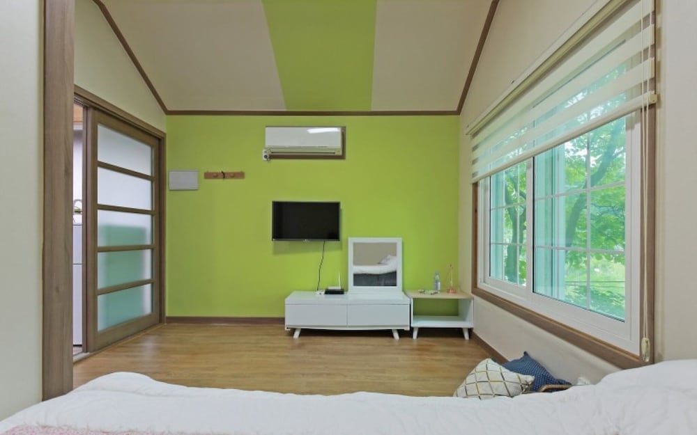 Room (Small 4 (Individual Terrace)) photo 3