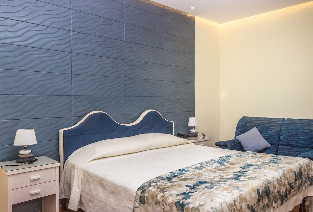 Superior Double Room, Balcony, Sea View (or Lagoon View)
