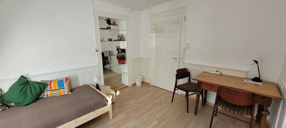 Classic Apartment, 2 Bedrooms, Non Smoking, Pets Allowed (no pets allowed) photo 3