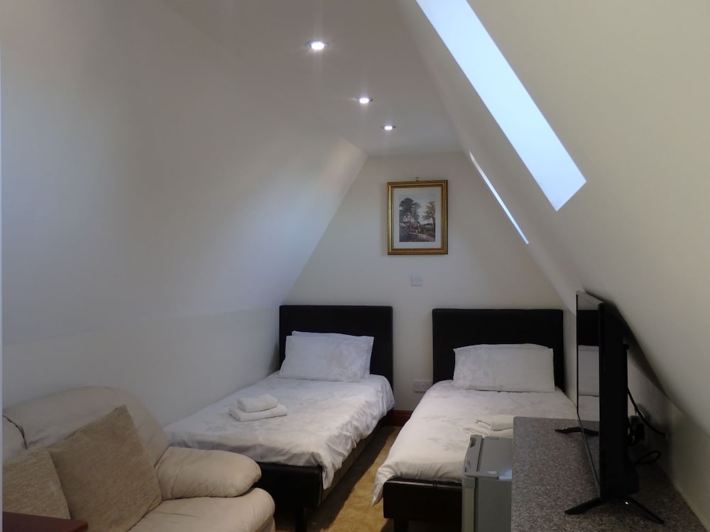 Deluxe Suite, Ensuite photo 2