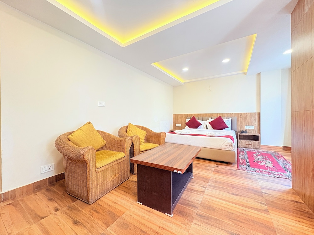Superior Room, 1 King Bed, City View