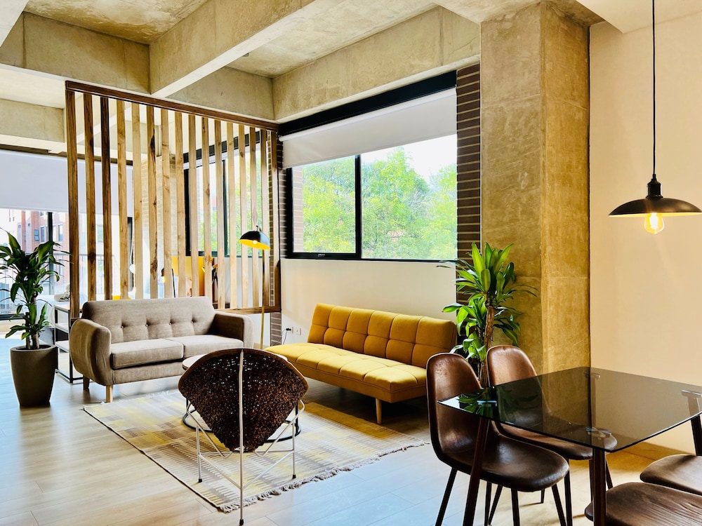 Apartment (402)