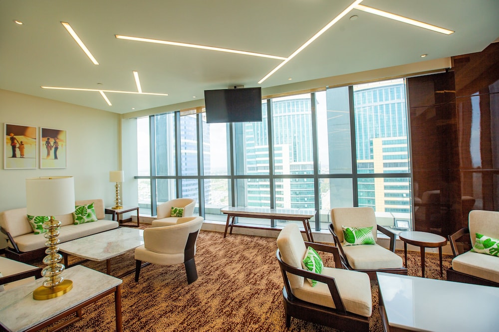 Spacious Sea View or City View Room With Lounge Access - King Bed - Photo 5