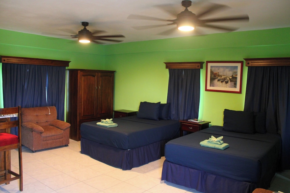 Deluxe Quadruple Room