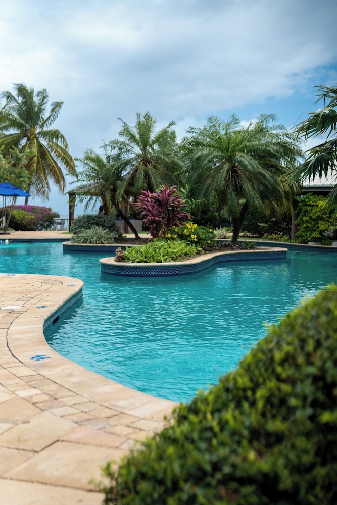 Standard Room, 2 Double Beds, Pool View photo 2