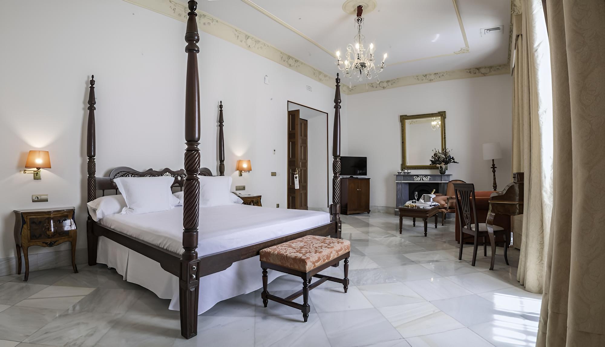 Superior Room (2 Adults + 1 Child) photo 1