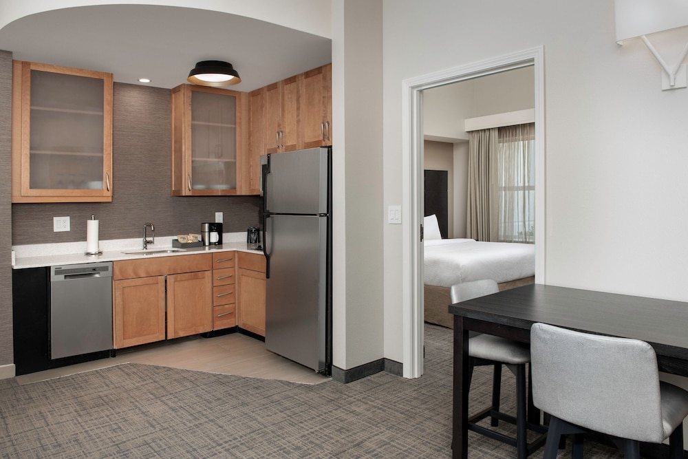 Studio Suite, 2 Bedrooms (Mobility/Hearing Accessible, Tub) photo 3