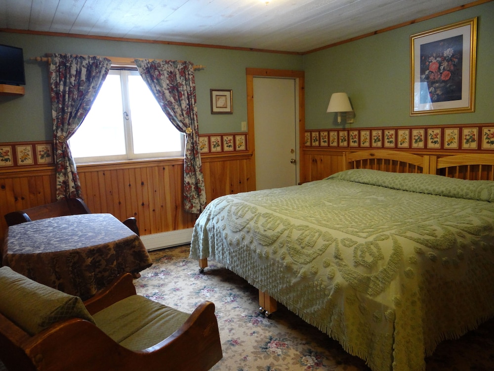 Classic Room, 1 King Bed, Mountain View, Mountainside photo 2