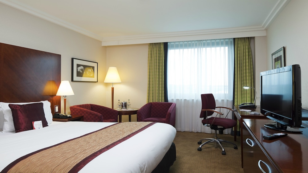 Standard Room, 1 Queen Bed - Photo 2