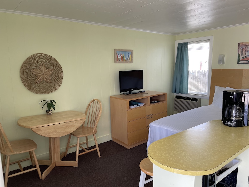 Motel #2 - 2 room kitchenette photo 2