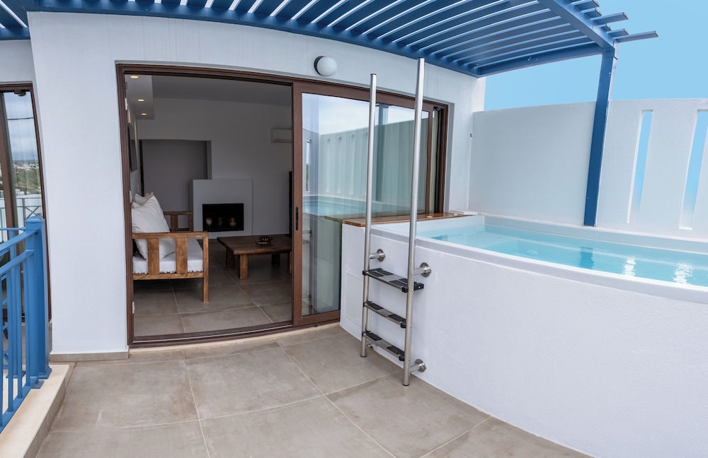Superior Apartment, 3 Bedrooms, Private Pool, Sea View