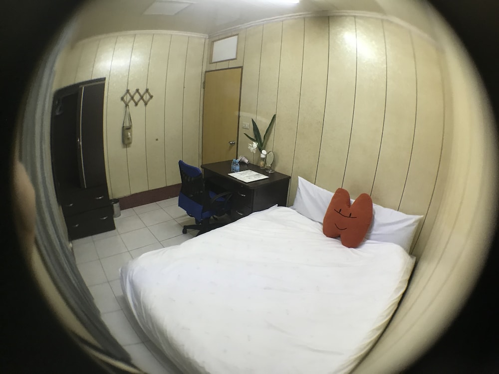 Basic Double Room, 1 Double Bed, Non Smoking photo 3