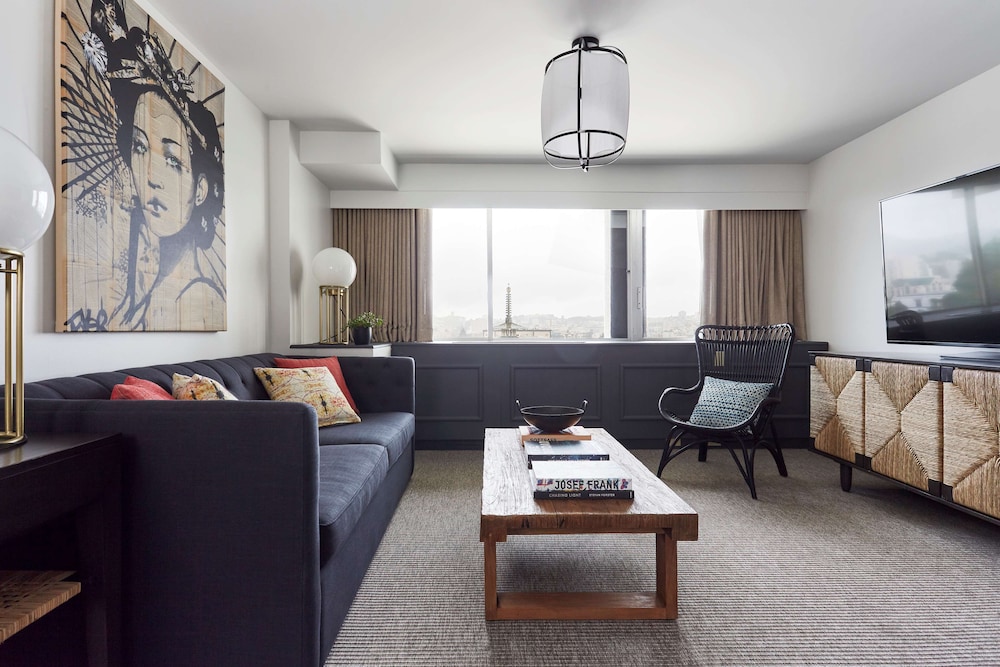 Suite (Consulate) - Photo 7