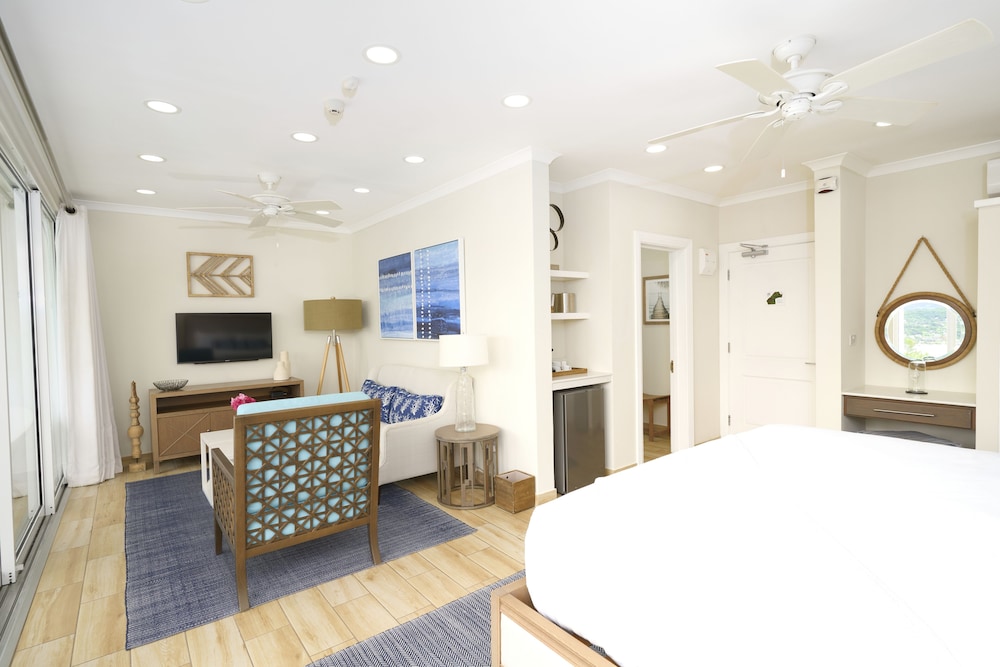 Studio Suite, 1 King Bed, Balcony, Sea View (cinnamon)