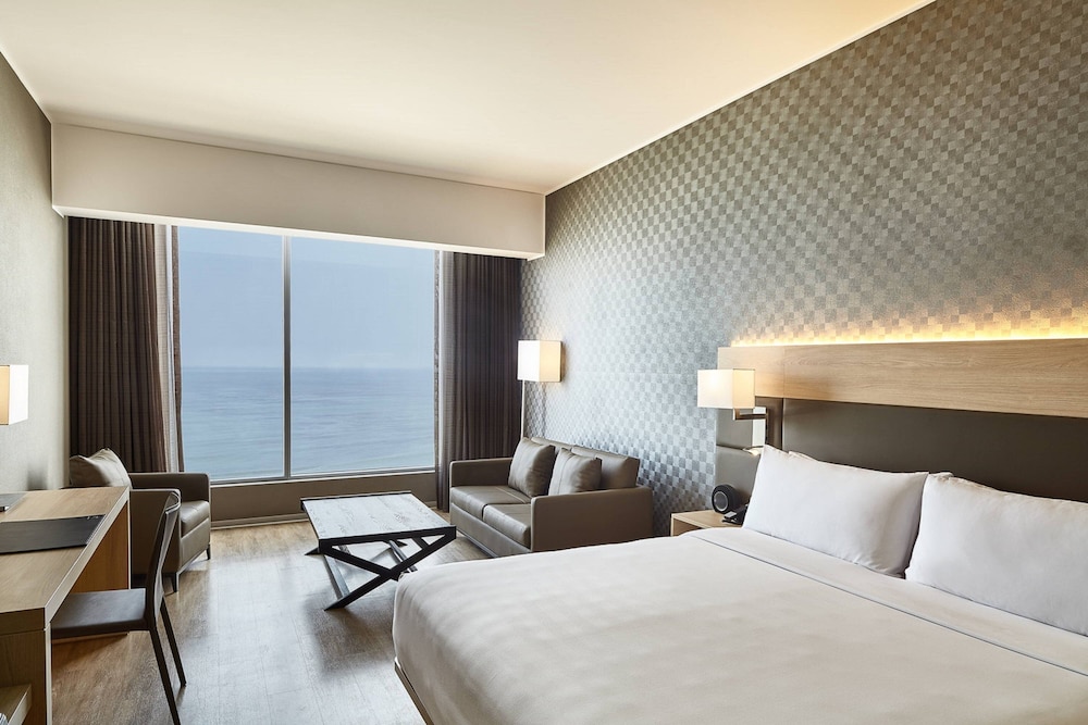 Junior Suite, 1 King Bed, Oceanfront - Photo 1