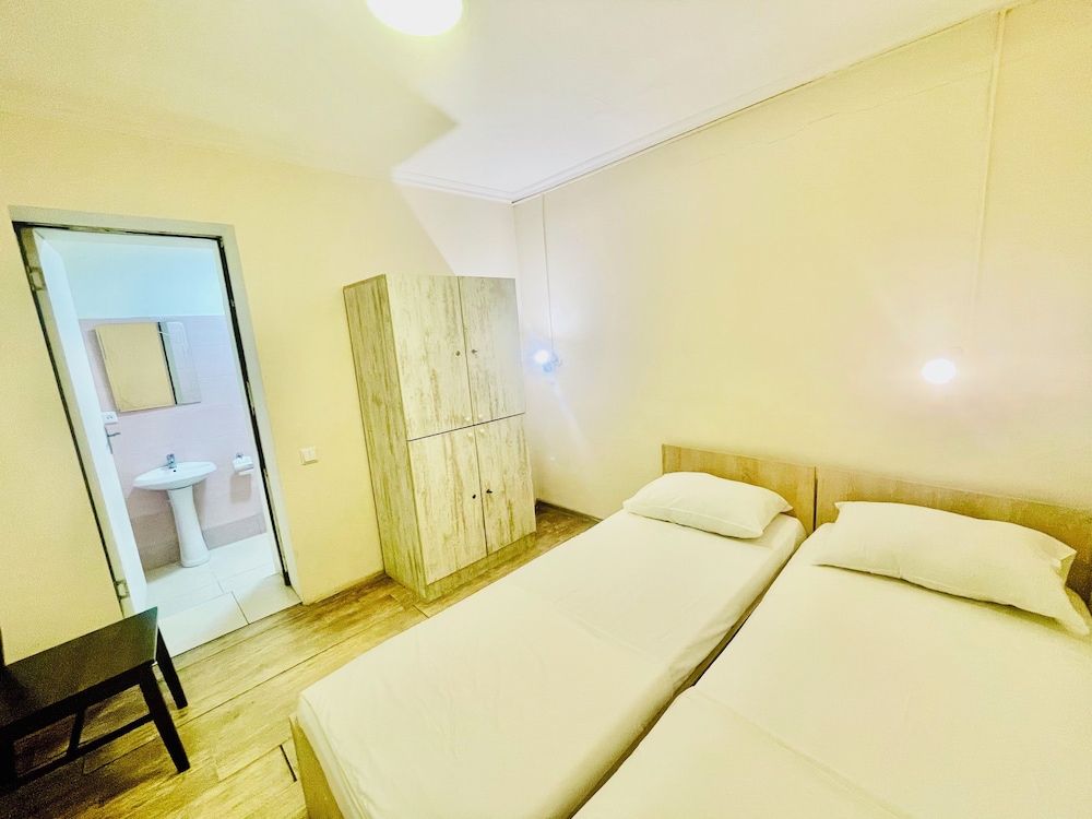 Economy Double or Twin Room photo 3