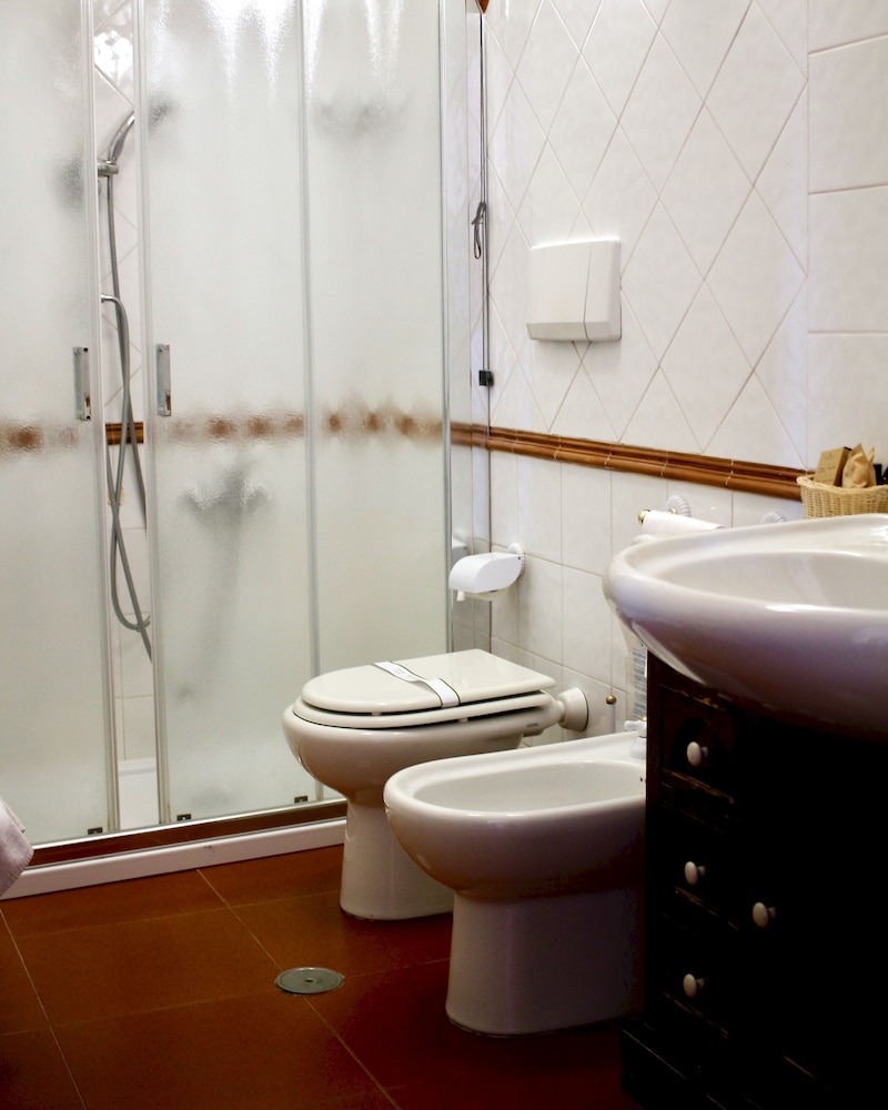Deluxe Double Room (Superior) - Photo 13