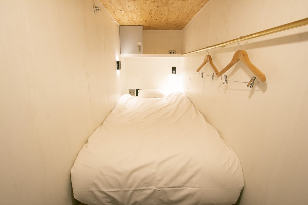 Smart Capsule Room, Female Only - Photo 3