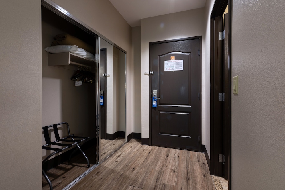 Family Studio Suite, Multiple Beds, Non Smoking - Photo 19