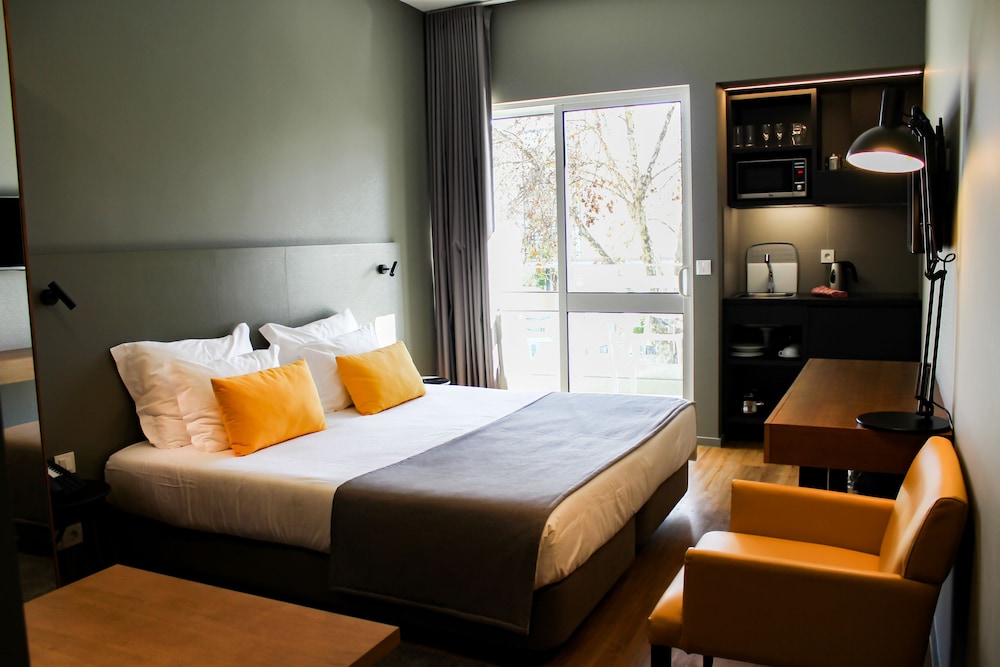 Basic Double Room, 1 Queen Bed, Non Smoking, Kitchenette