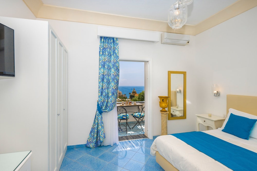 Standard Double Room - Photo 11