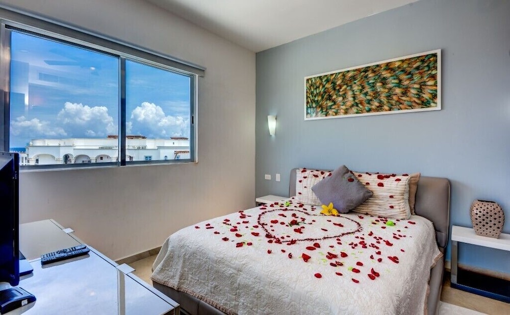 Deluxe Condo