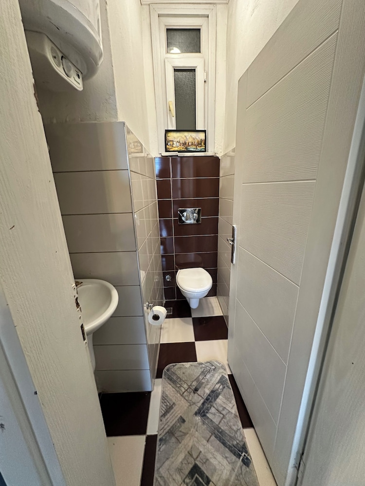 Elite Studio Suite, 1 Bedroom, Refrigerator & Microwave photo 2