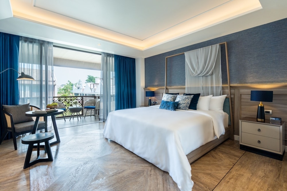 Standard Double Room, 1 King Bed, Non Smoking, Balcony