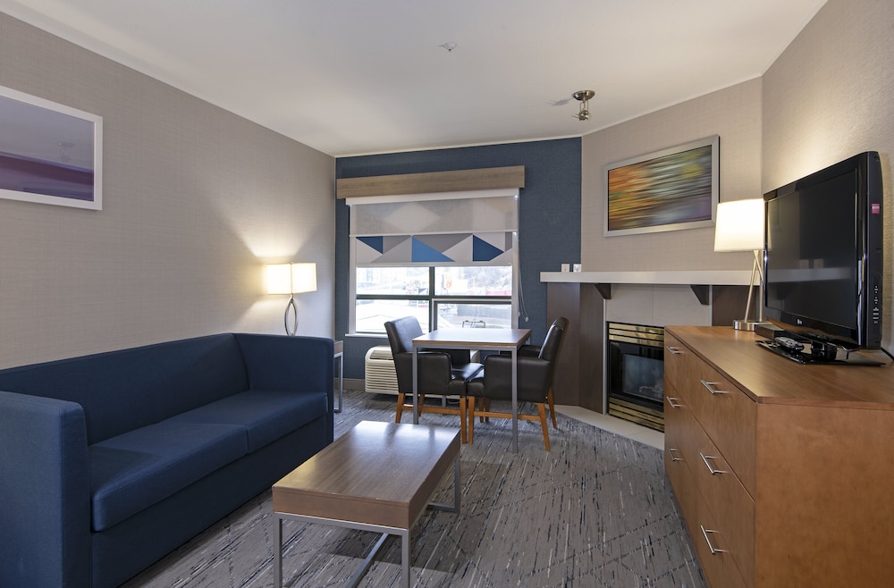 Suite, 1 King Bed (Additional Living Area) - Photo 5