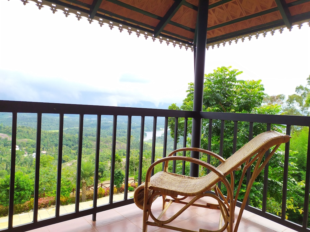 Panoramic Room
