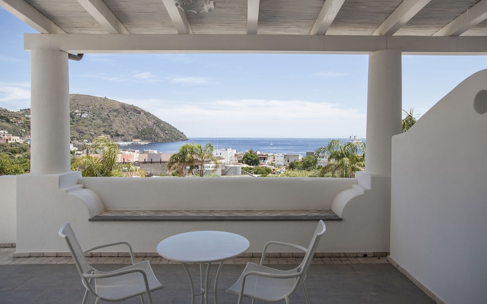 Superior Double Room, Sea View (Solarium) - Photo 8