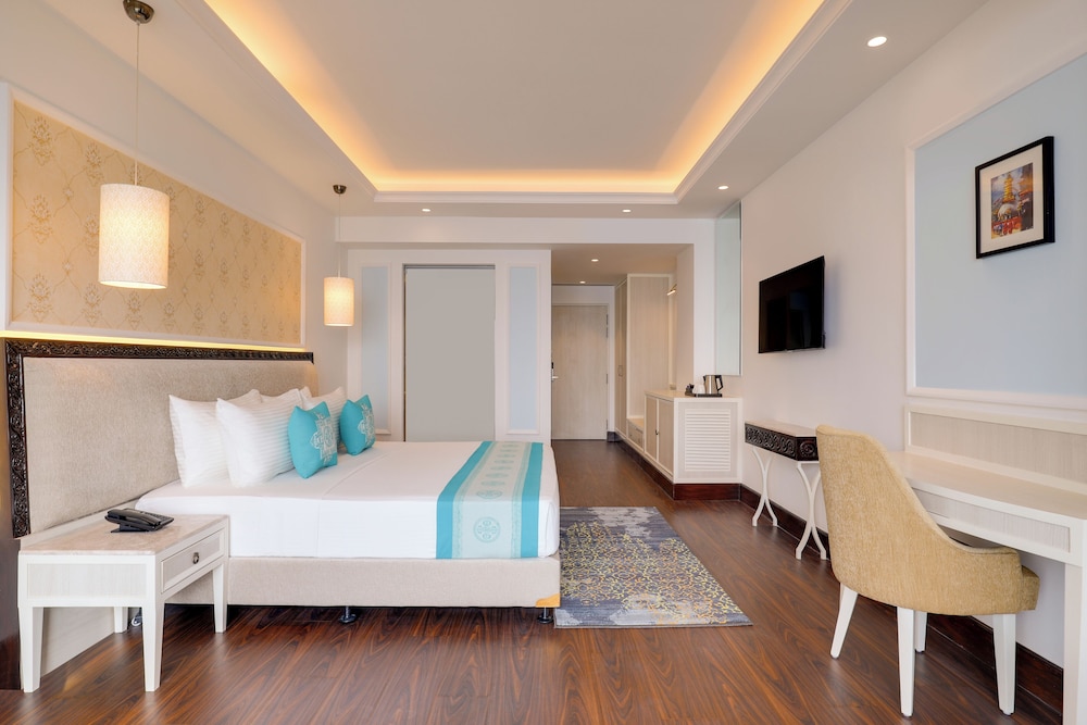 Executive Room - Photo 7