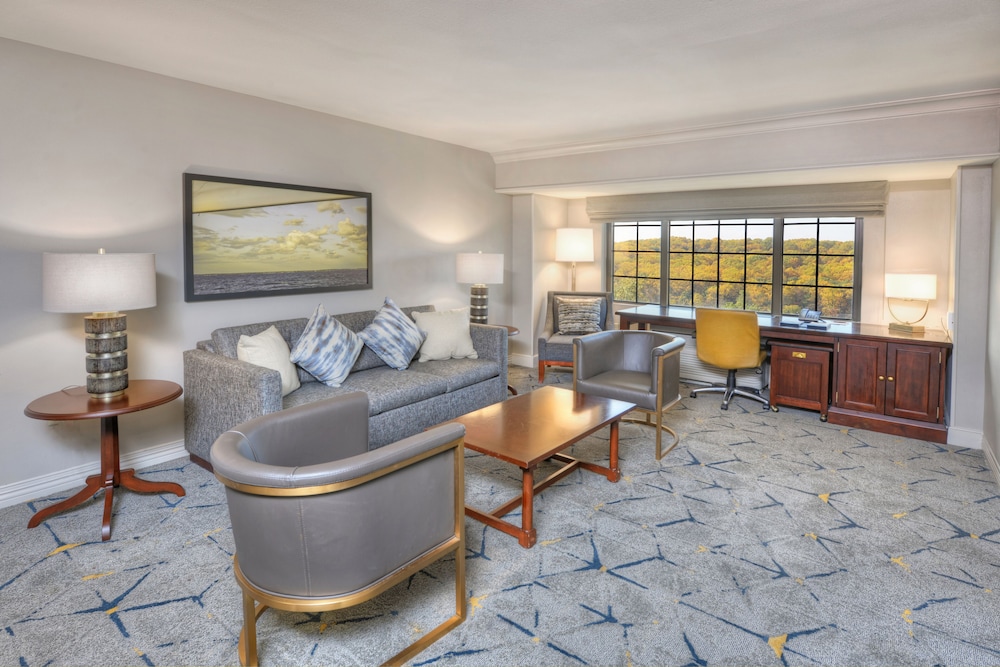 Executive Suite, 1 King Bed - Photo 3