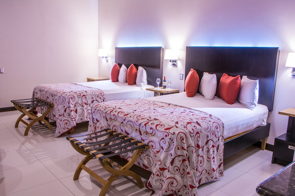 Junior Suite, 2 Queen Beds (Superior) photo 2